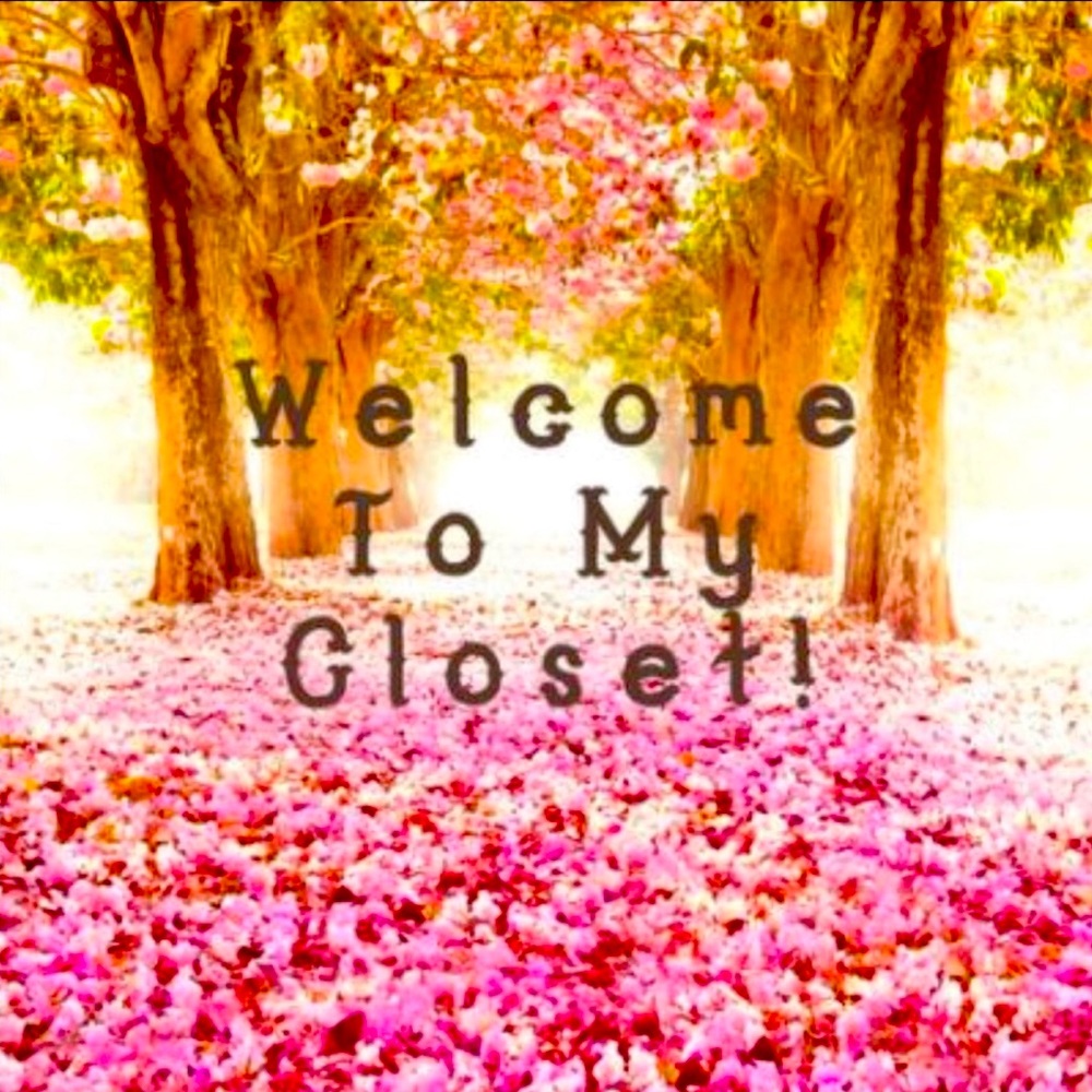 From my closet to yours ♥️